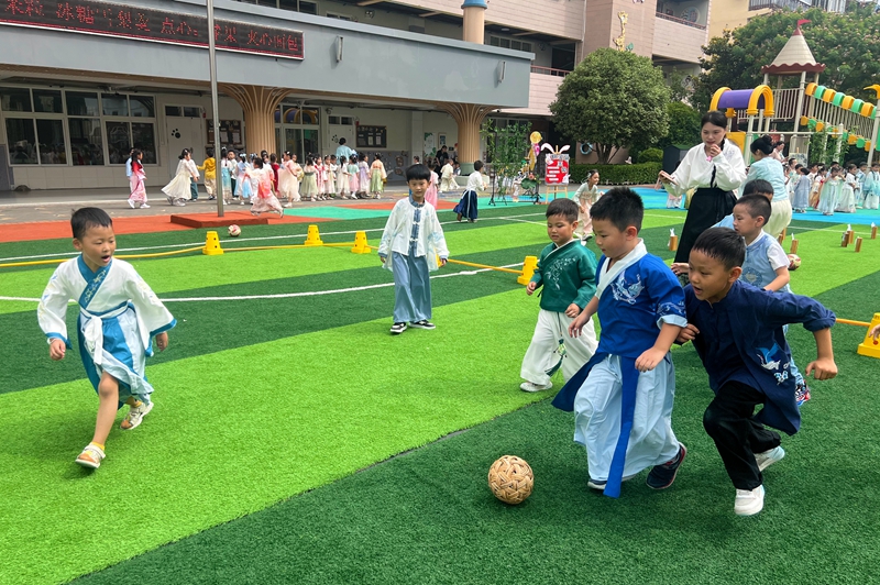 童心邀明月  趣享中國節(jié)(3086025)-20240918104245_副本.jpg